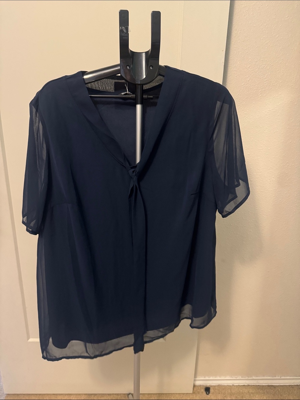NWT BloomChic Navy Tie-Neck Sheer Short-Sleeve Blouse Sz18-20
